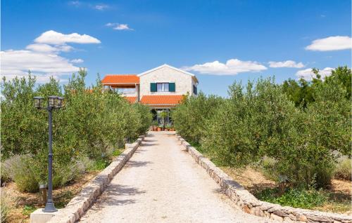 Nice Home In Sibenik With Jacuzzi