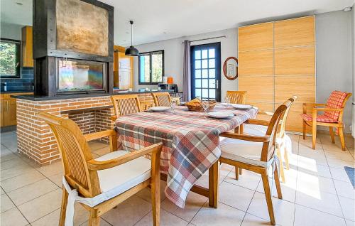 Holiday Home Gonneville-S.-Honfleur with Fireplace 09 - image 9