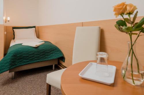 2 twin beds