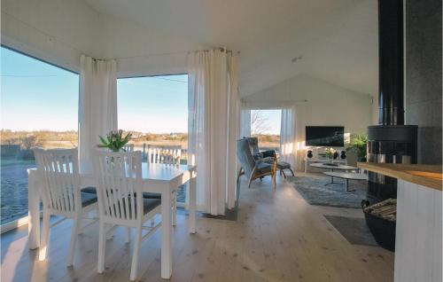Stunning Home In Borgholm With Wifi