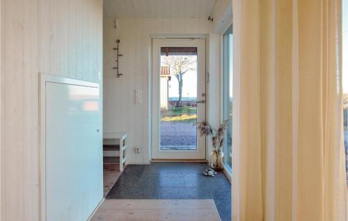 Stunning Home In Borgholm With Wifi