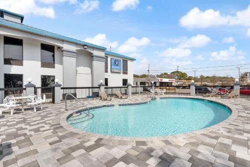 Regency Inn Near Boardwalk & Hurlburt Field