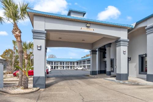 Regency Inn Near Boardwalk & Hurlburt Field