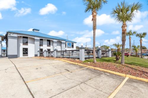 Regency Inn Near Boardwalk & Hurlburt Field