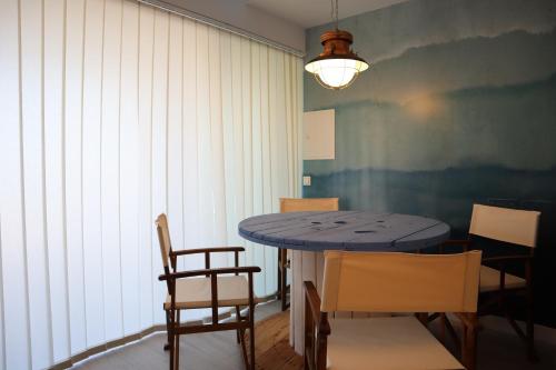 Apartment with Sea View image 5