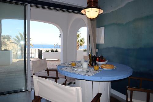 Apartment with Sea View image 1