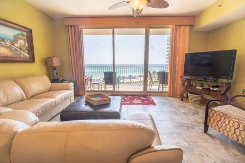 Shores of Panama 621-Sleeps 8, Free Beach Fun! Reserved Parking Space! condo