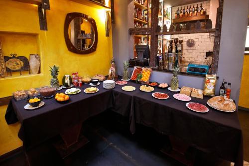 Alhambra Suites - image 7