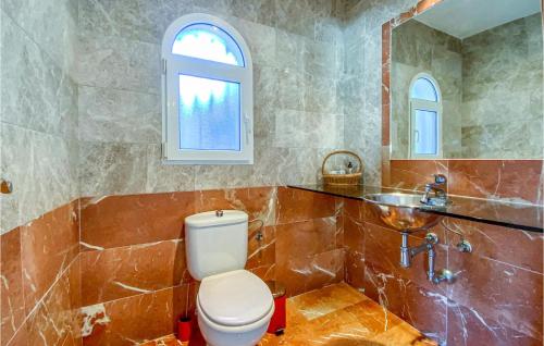 Gorgeous Home In Orihuela Costa - image 2