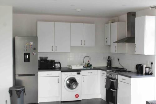 Lovely one bedroom apartment with balcony - Apartment - Forest Hill
