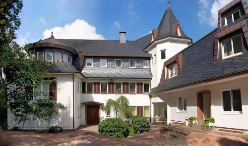 B&B Düsseldorf - Hotel Villa Falkenberg - Bed and Breakfast Düsseldorf