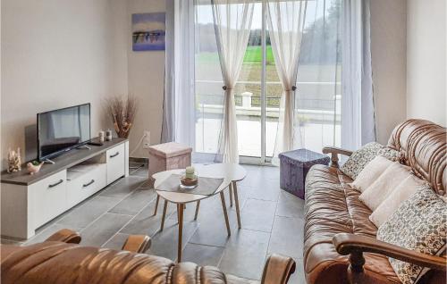 Stunning Home In Saint-Carreuc With Wifi in Moncontour