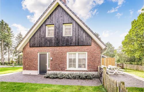 Amazing Home In Rijssen With Wifi