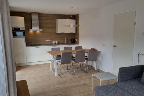 Vakantiewoning 1 aan zee, 400 meter van het strand in Zoutelande