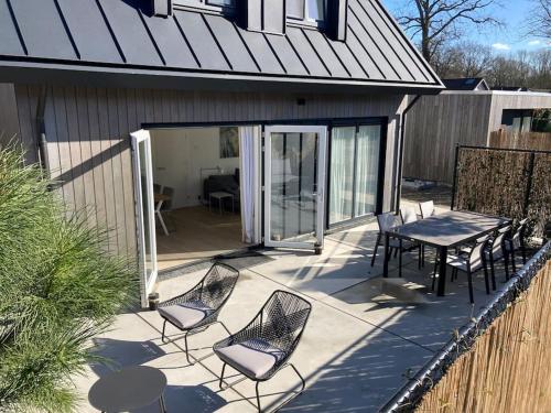 Vakantiewoning 1 aan zee, 400 meter van het strand in Zoutelande