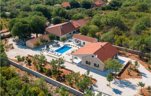 Gorgeous Home In Oklaj With Outdoor Swimming Pool