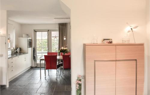 Nice home in Hoge Hexel w/ WiFi and 3 Bedrooms - image 3
