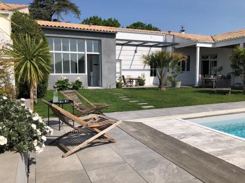 Maison M, chambre privée accès jardin piscine et jacuzzi près de La Rochelle chambre d'hôte L'Houmeau