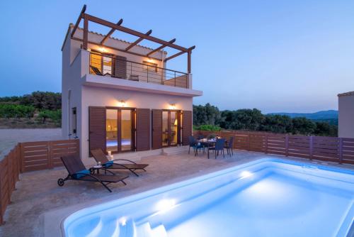  Luxury Villa Malvasia with Seaview and Heated pool, Pension in Epáno Váthia bei Sgourokefálion