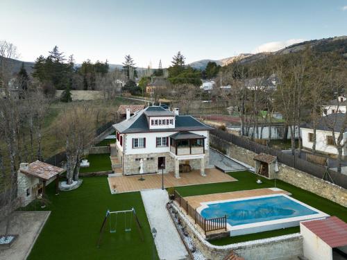 Udvendig, El Robledal - Miraflores de la Sierra in Miraflores De La Sierra