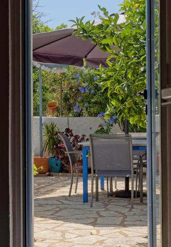 Garden, Summer Garden Studio - village location in Koroni Town Center