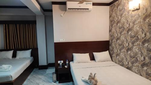 2 double beds