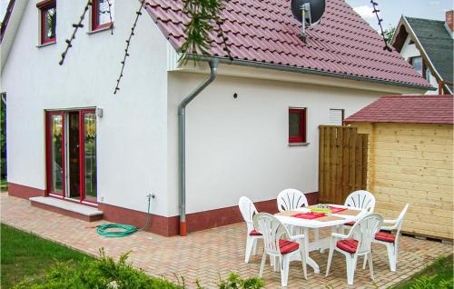 Nice Home In Wohlenberg With Kitchen