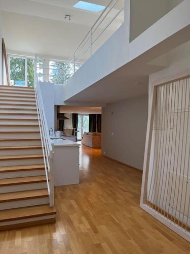 Sonnige Loft mit Terrasse, Ladestation für Elektrofahrzeuge (Sonnige Loft mit Terrasse, Ladestation fur Elektrofahrzeuge) in ฟอยซิสแบร์ก