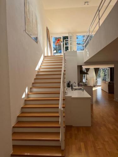 Sonnige Loft mit Terrasse, Ladestation für Elektrofahrzeuge (Sonnige Loft mit Terrasse, Ladestation fur Elektrofahrzeuge) in ฟอยซิสแบร์ก