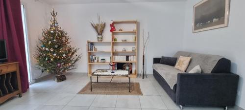 Maison neuve dans Saintes avec terrasse et jardin