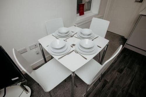 Elthorne Luxury Apartments - Uxbridge - image 7