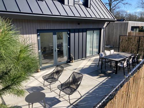 Balcony/terrace, Vakantiewoning 1 aan zee, 400 meter van het strand in Zoutelande