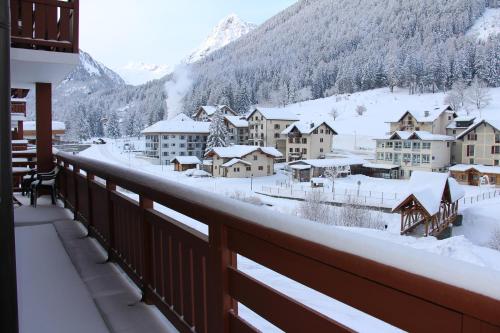 Le calme, le confort, la nature, skis aux pieds, à 15 kilomètres de Chamonix - Apartment - Vallorcine