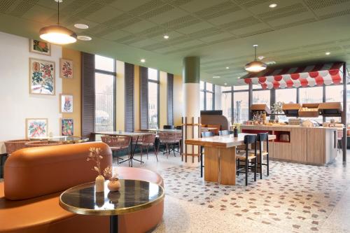 Ресторан, ibis Styles Versailles Saint Quentin en Yvelines in Сан-Сир-ль'Еколь