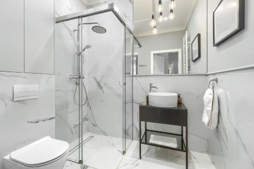 One-Bedroom Apartment image 10