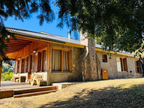 Fly Fishing Cabin, Great Views - Lago Huechulafquen