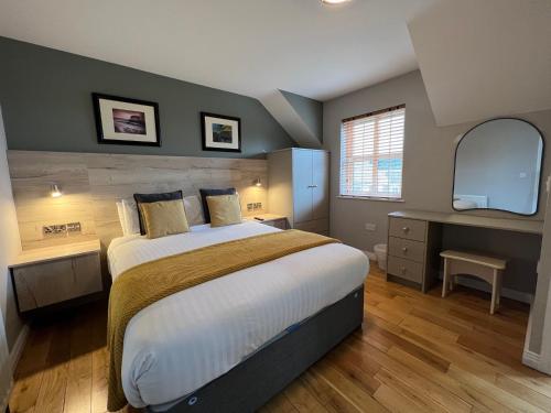 Stable Court Apartments in แอนทรีม