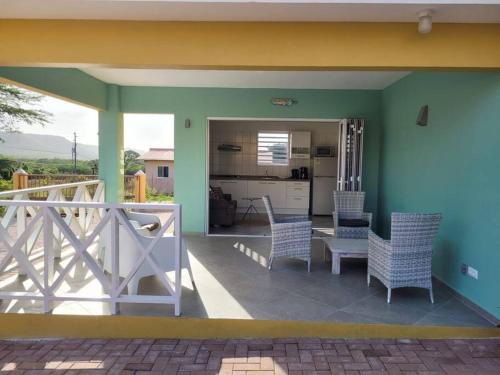 Rõdu/terrass, Local Willibrord Lodge in Willibrordus