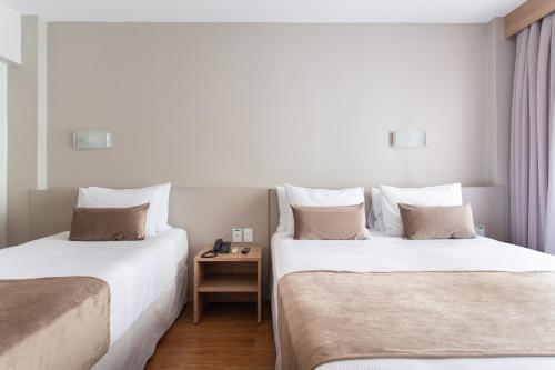 1 queen bed, 1 twin bed