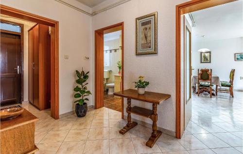 Beautiful Apartment In Labin With Wifi