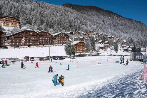 Duplex avec cheminée et vue montagne