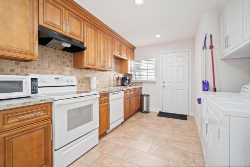 Pristine & Exquisitely Designed APT 7 Min From TX Med Center in Houston, USA