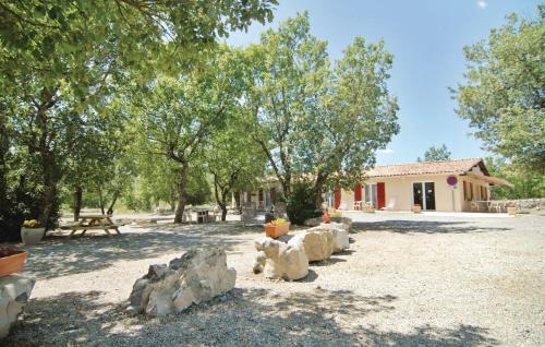 Beautiful Home In Courry With Kitchen