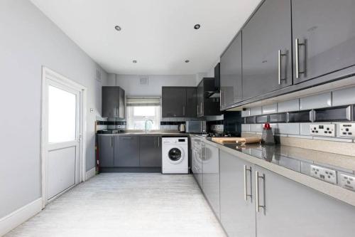 Cozy 4 bedroom home in Hackney, London gîte à louer Lea Bridge Road Mediumwave Transmitter