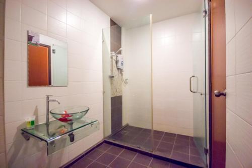 Chariton Hotel Butterworth - 샤워실