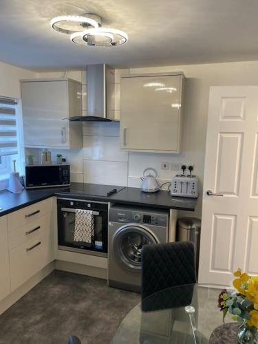 Konyha, Luxury Town Center Studio Stevenage in Stevenage