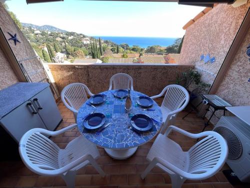 Duplex à Pramousquier - Vue mer - Location saisonnière - Le Lavandou