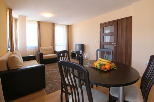 Royal Park Apartments