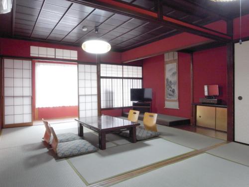 Japanese-Style Standard Room with Shared Bathroom image 10