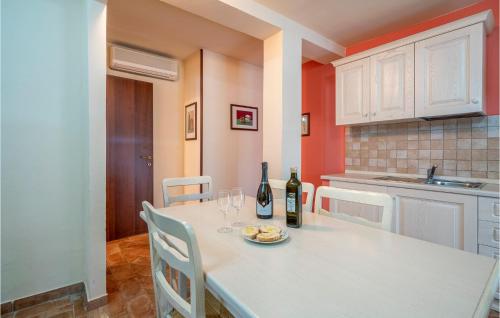 Lovely Home In San Giovanni With Wifi